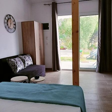 Studio Bakali Apartment โตโรนี ภายนอก รูปภาพ