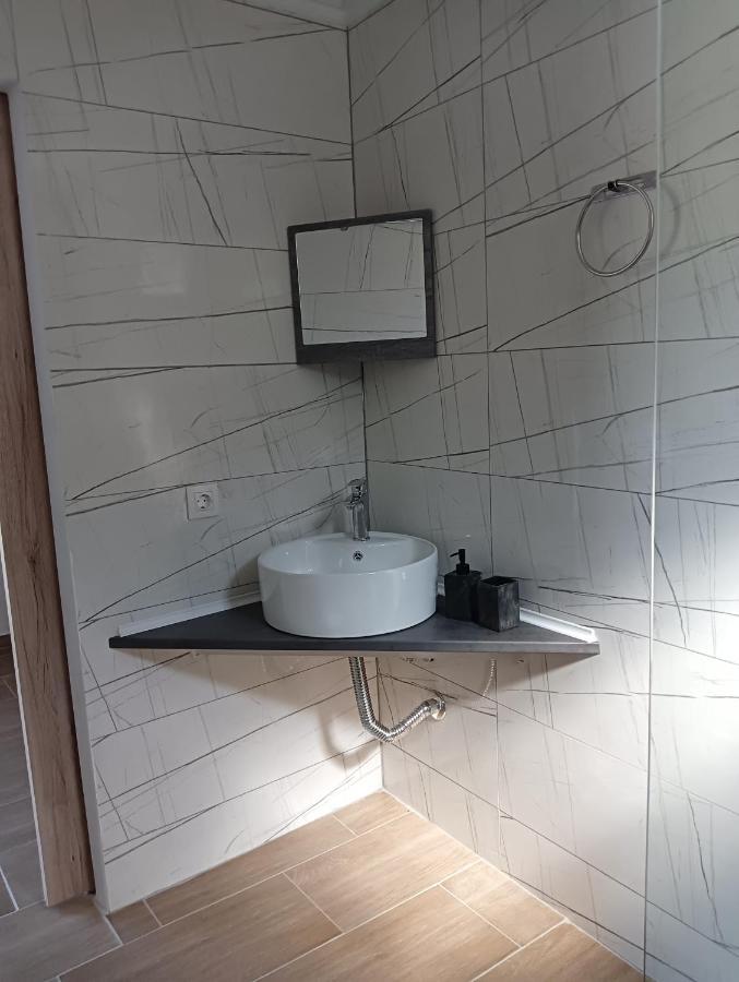 Studio Bakali Apartment โตโรนี ภายนอก รูปภาพ