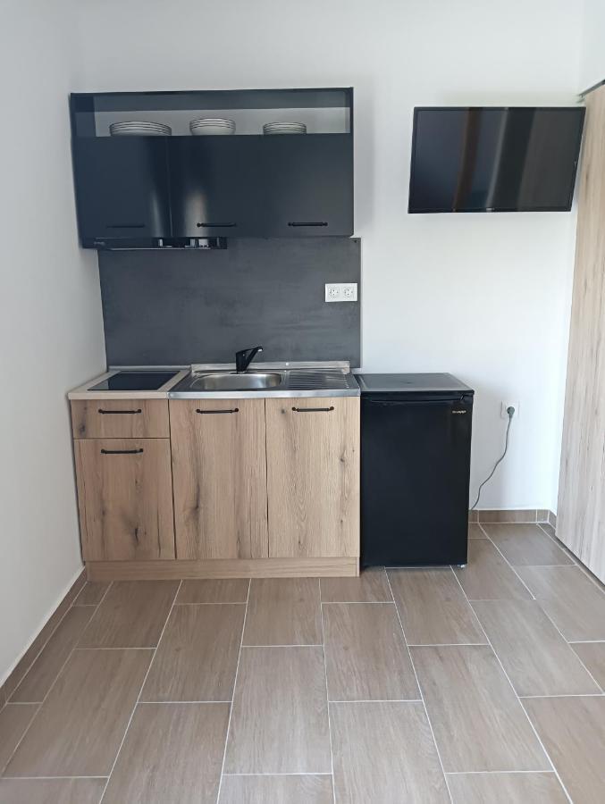 Studio Bakali Apartment โตโรนี ภายนอก รูปภาพ
